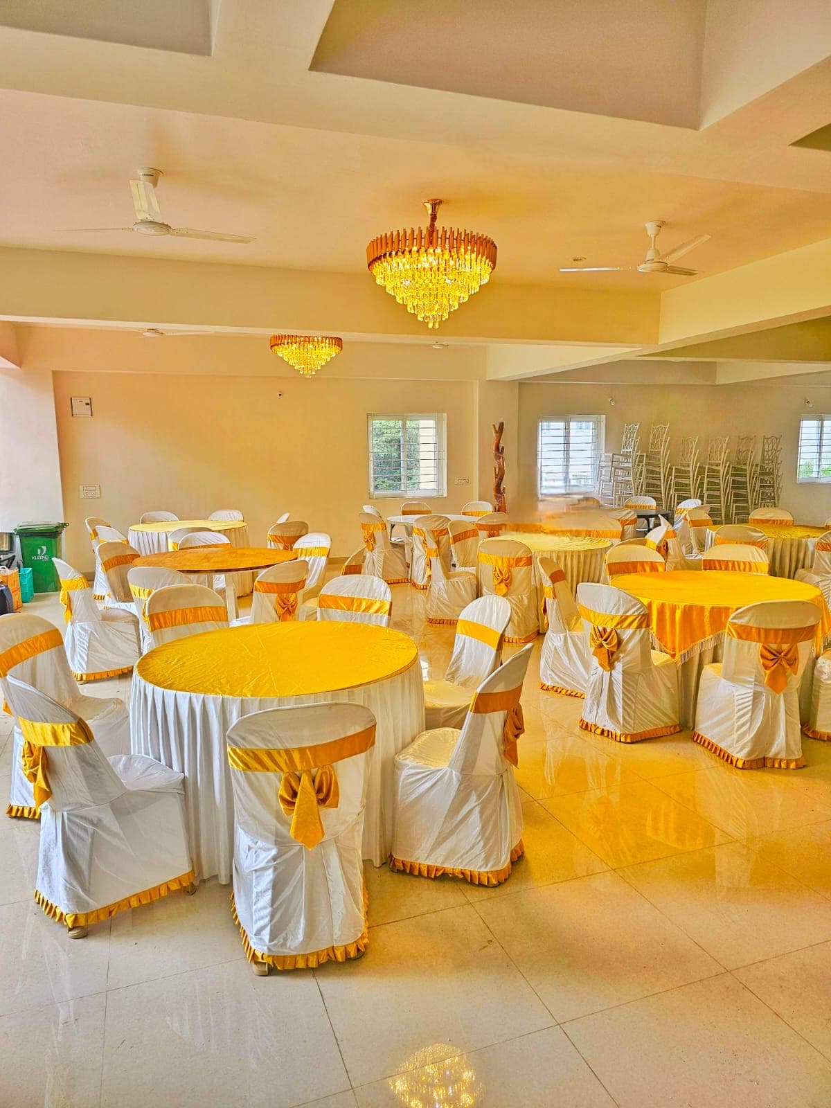 Dining hall with round tables